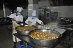 高山煤矿：食堂饭菜“争相亮相”