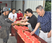 高山煤矿：井口送清凉 职工系心中