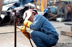 金佳矿举办首届电焊工技术比武大赛