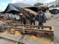 高山煤矿：压制U型钢省时省力