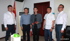 黑龙江省电力公司工会副主席张晋宝亲切慰问“最美国网人”吴清江