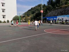 高山煤矿：“迎国庆”篮球赛激战正酣