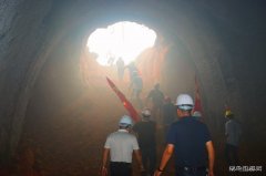 中铁二十一局五公司：兴泉铁路XQXN-4标又一座隧道顺利贯通