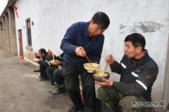 千秋煤矿女工委：面“面”俱到  情暖初秋