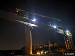 中铁二十一局：兴泉铁路石城段最复杂桥梁琴江特大桥主跨安全合拢