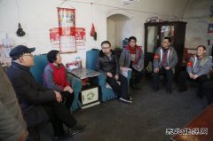 潞安焦化：节前慰问困难职工 顶风冒雪显真情