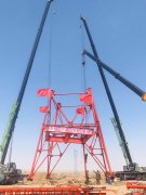 中煤三建二十九处高头窑项目部新建风井井架顺利吊装