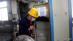 节日坚守岗位 展现劳动之美