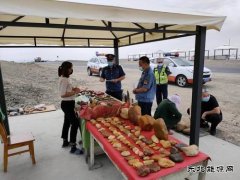 净化公路路域环境摆摊设点 营造良好路域环境