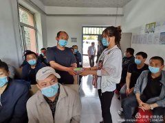 向阳矿团委开展“青年助力在行动，志愿服务保安全”慰问活动