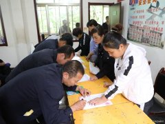 蒲白西固煤业开展“安全知识有奖问答”进区队活动