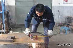 潞安集团李村煤矿：巧用“圆规” 辅助切割