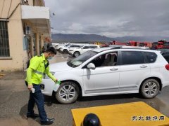 富蕴执法大队:下沉运输企业，做好疫情防空