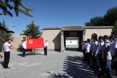 内蒙古分公司：参观乌兰夫故居　重温红色记忆