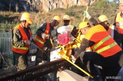 云南：丽香铁路与丽江站既有线顺利“接轨”