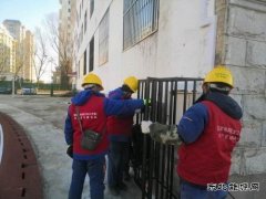 伊春供电公司：党员服务队带着“安全”进校园