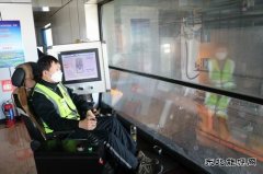 南露天煤矿煤炭装车外运实现新年开门红