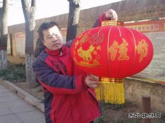 牛儿庄采矿公司工会悬挂大红灯笼迎新春
