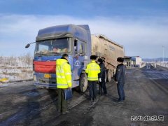 富蕴执法大队联合富蕴县交安委开展全国“两会”前安全大检查