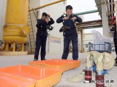 航锦科技开展二氯苯泄漏环保应急演练