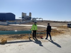 北屯执法大队及时纠正企业涉路违章行为