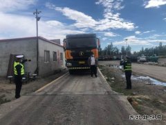 阿勒泰执法支队哈巴河执法大队： 路警联合治超、确保安全畅通