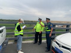 北屯执法大队联合各部门展开公路标志标线排查保障公路畅通安全