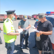 布尔津执法大队强化货运源头宣传、深入推进超限治理