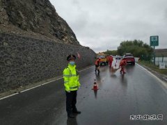 阿勒泰执法支队富蕴执法大队：风雨无阻 联合抢险保畅通