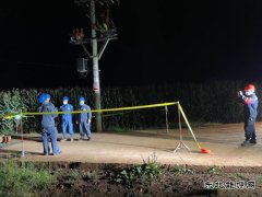 会泽供电局：火红供电所抢修故障断路器180户用户有电用