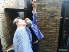 蒲白白水社区：一场高空惊险除隐患