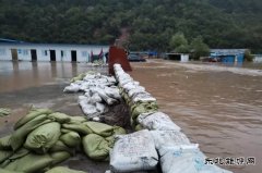 中煤三建二十九处黄陵项目部积极开展防汛抗洪行动