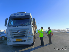 富蕴执法大队：开展“全国交通安全日”宣传活动