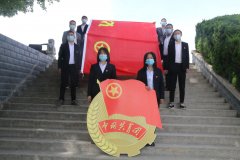 青春在井巷、激情献给党