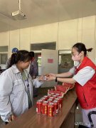 潞安焦化：夏日送清凉 关爱到一线