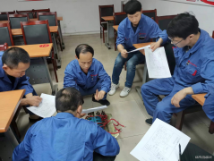 张家峁矿业公司掘进五工区：“师带徒”强技能  “传帮带”结硕果