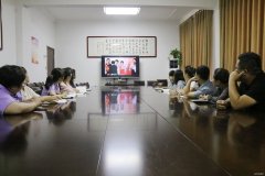 蒲白煤矿运营公司组织观看 巾帼劳模工匠线上宣讲活动