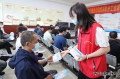 潞宁公司发放防暑降温药品助力夏季送清凉