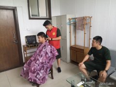 义务理发、精神焕发