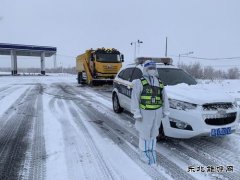 阿勒泰执法支队哈巴河执法大队：以雪为令保畅通