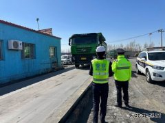哈巴河执法大队：持续开展路警联合治超、确保辖区道路安全畅通