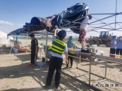 阿勒泰执法支队：炎炎酷暑保畅通，执法为民显担当