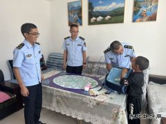 吉木乃执法大队开展关爱困难学生走访慰问活动
