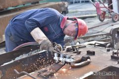 中煤新集板集煤矿：用坚守奏响“奋进”最强音