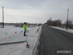 富蕴执法大队：多措并举战寒潮 确保道路安全畅通