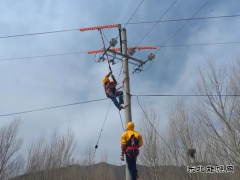 国网巴林左旗供电：带电作业助力高标准农田建设跑出“加速度”