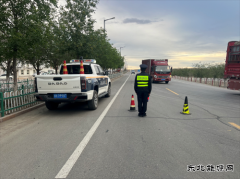 富蕴执法大队：及时处置交通阻断 保安全