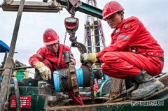 锚定“三个一百” 冲刺全年目标