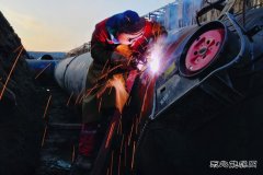 工程建设四川油建公司：循环水域作业 超大管径焊接