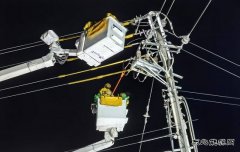 国网阿鲁科尔沁旗供电公司：带电作业消除隐患